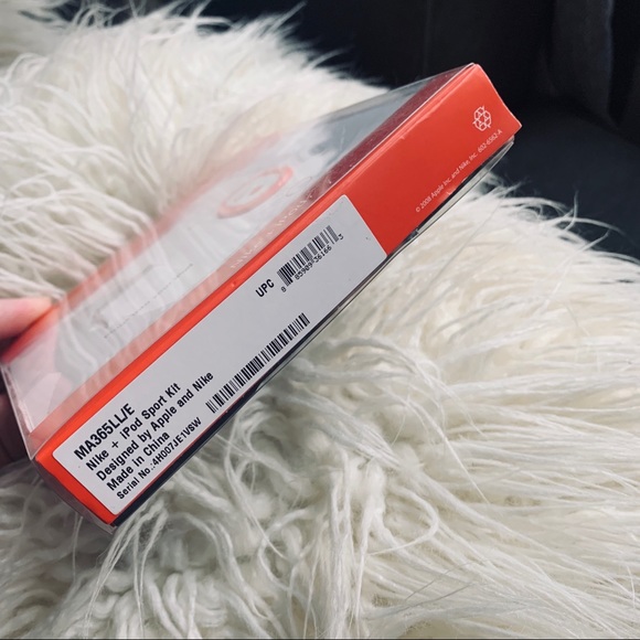 NIKE + iPod SPORT KIT! NIB! - Picture 2 of 3